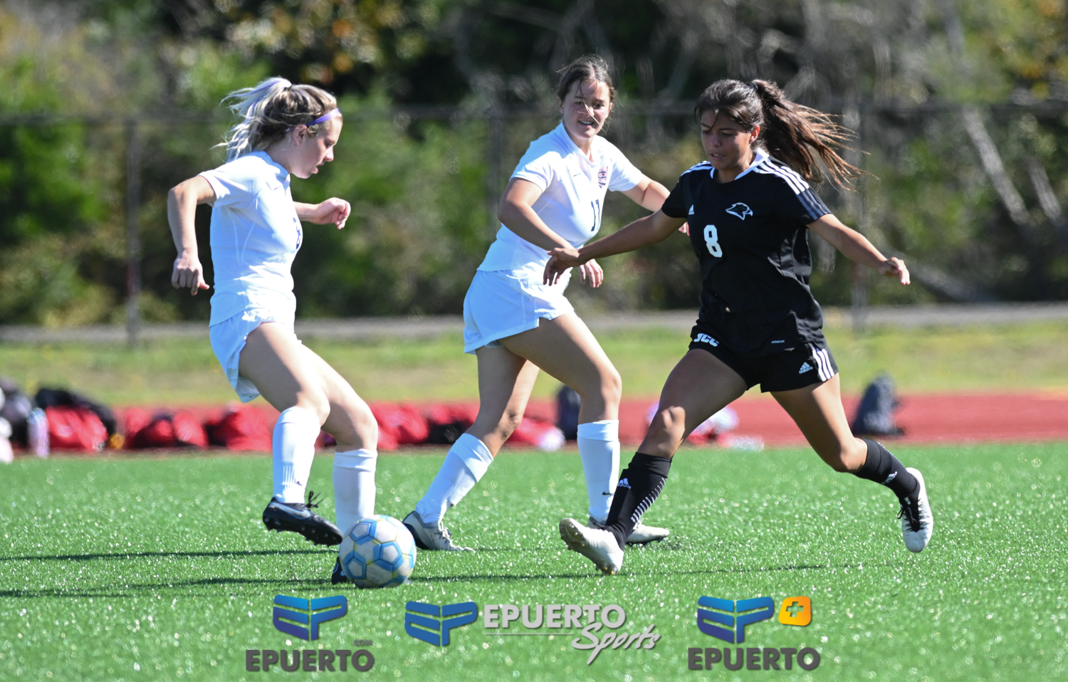 Women's Soccer Ties SWOCC 0-0 and Beats Lane 2-0